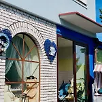 Niebieski - Gościmy Tylko Dzieci Z Rodzicami - U Nas Dzieci To Vipy! 3*