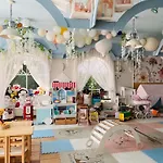 Niebieski - Gościmy Tylko Dzieci Z Rodzicami - U Nas Dzieci To Vipy! 3*