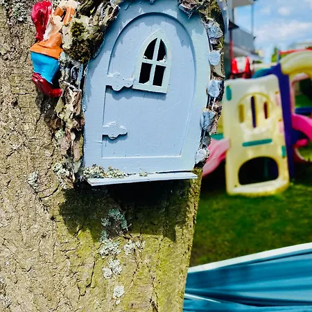 招待所 Niebieski - Goscimy Tylko Dzieci Z Rodzicami - U Nas Dzieci To Vipy!