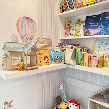 Niebieski - Goscimy Tylko Dzieci Z Rodzicami - U Nas Dzieci To Vipy!