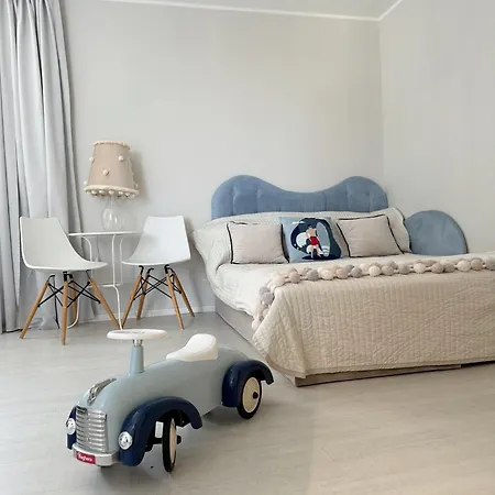 Niebieski - Goscimy Tylko Dzieci Z Rodzicami - U Nas Dzieci To Vipy! 3*