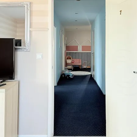 Niebieski - Goscimy Tylko Dzieci Z Rodzicami - U Nas Dzieci To Vipy! Penzion