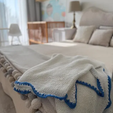 Niebieski - Goscimy Tylko Dzieci Z Rodzicami - U Nas Dzieci To Vipy! 3*