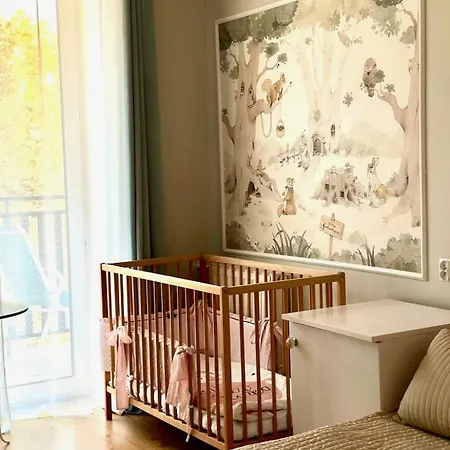 Niebieski - Goscimy Tylko Dzieci Z Rodzicami - U Nas Dzieci To Vipy!