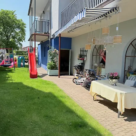 Niebieski - Goscimy Tylko Dzieci Z Rodzicami - U Nas Dzieci To Vipy! Penzion