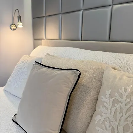 Niebieski - Goscimy Tylko Dzieci Z Rodzicami - U Nas Dzieci To Vipy! 3*