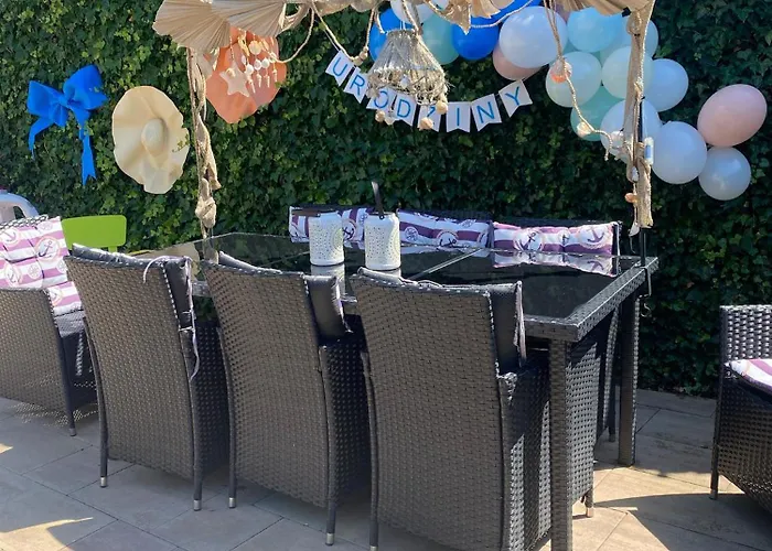 Niebieski - Gościmy Tylko Dzieci Z Rodzicami - U Nas Dzieci To Vipy!