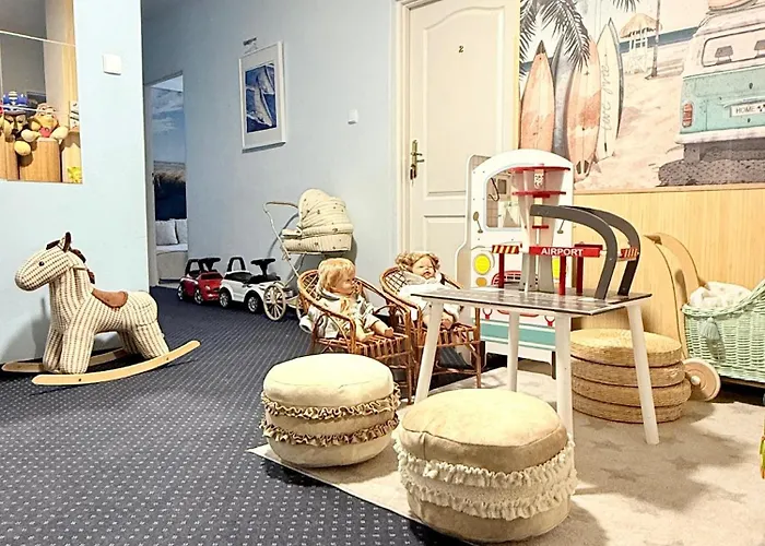 Niebieski - Gościmy Tylko Dzieci Z Rodzicami - U Nas Dzieci To Vipy! 3* Jastrzębia Góra